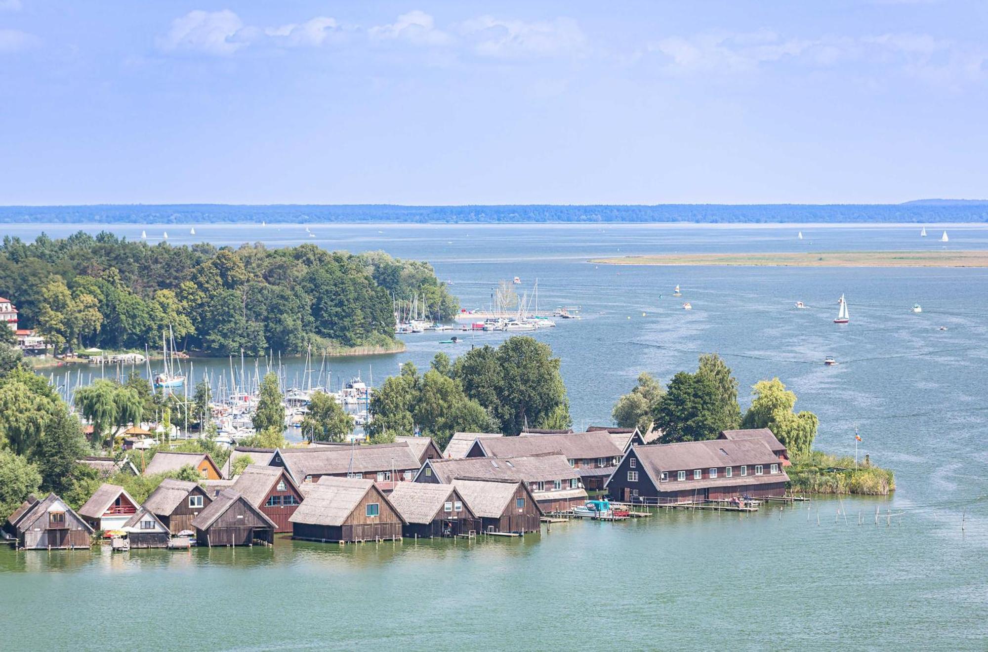Kranichrast Am Roebeler Stadthafen Экстерьер фото